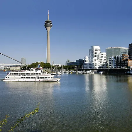 ホテル イビス スタイル デュッセルドルフ ノイス